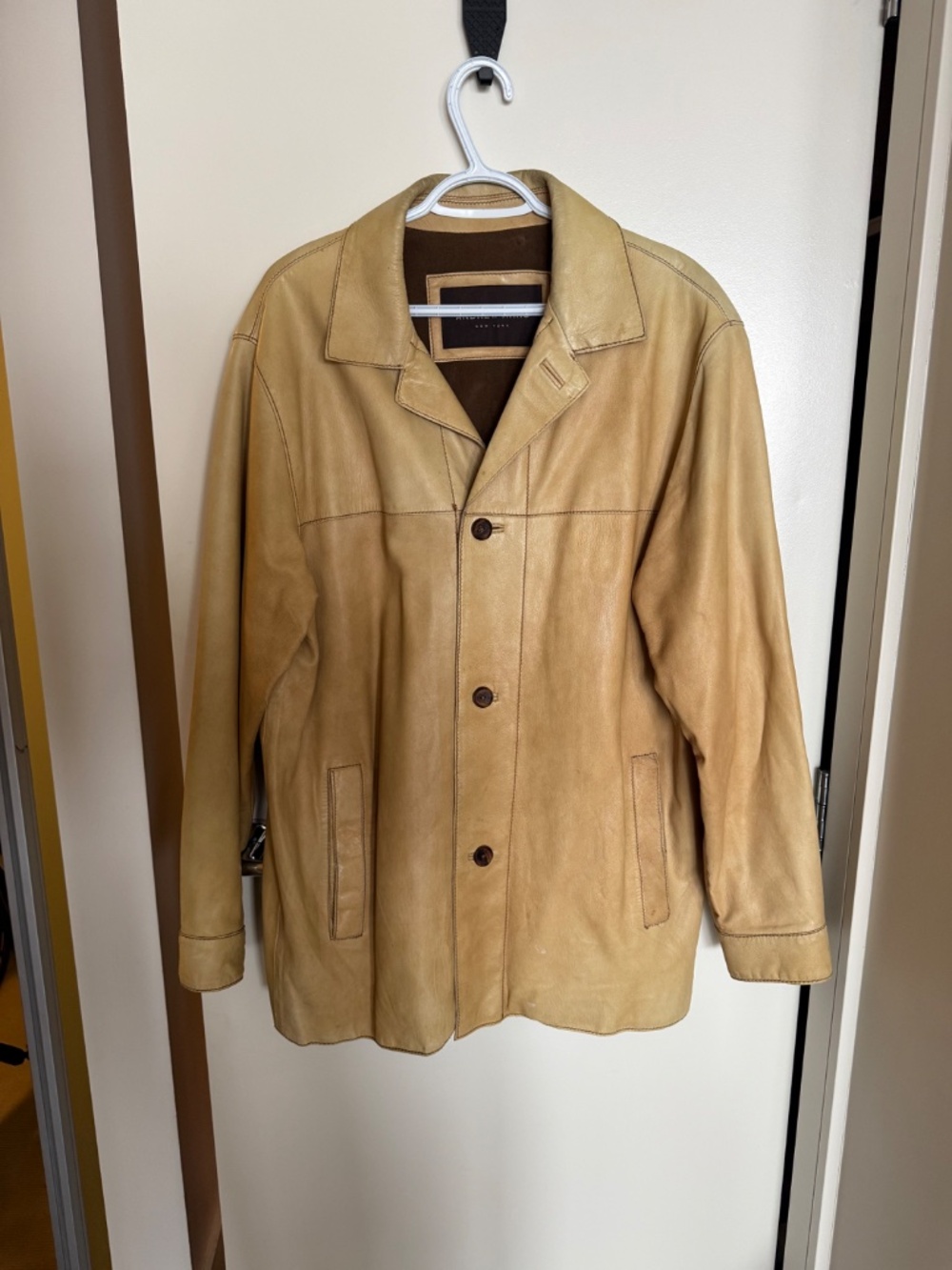 Leather jacket - Picture 5 of 6